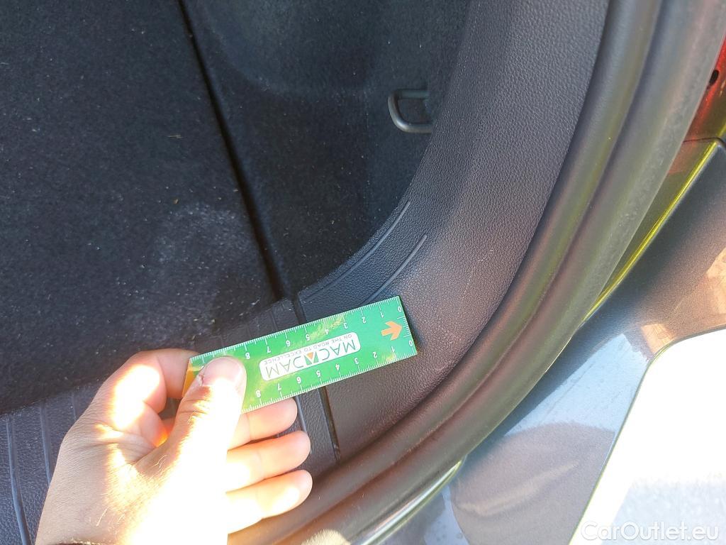  Volkswagen  T-ROC VOLKSWAGEN  / 2017 / 5P / todoterreno Advance 2.0 TDI 110kW (150CV) DSG (AC2) #13