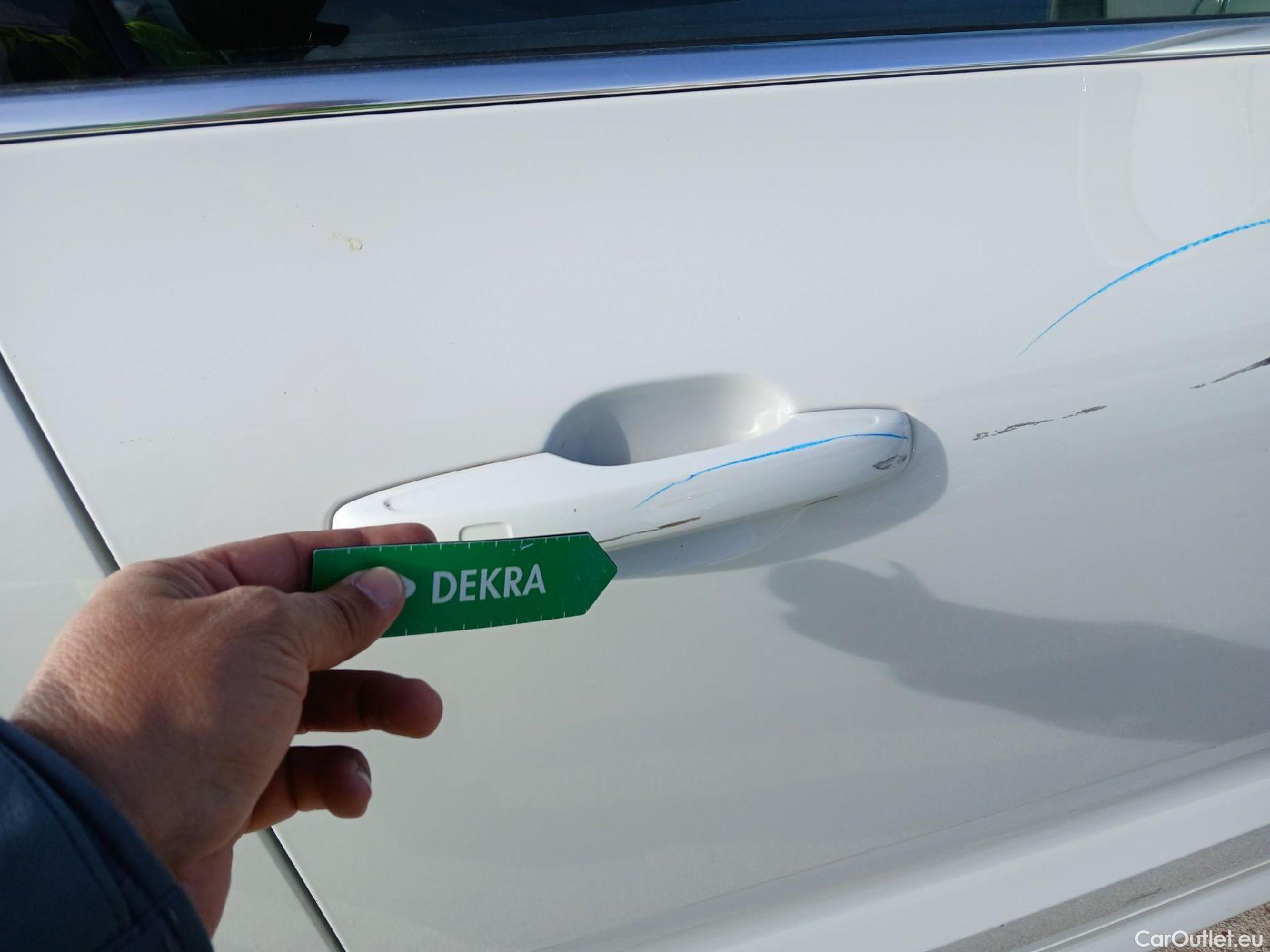  Volvo  XC60 VOLVO  / 2017 / 5P / todoterreno 2.0 B4 D Momentum Pro Auto #31