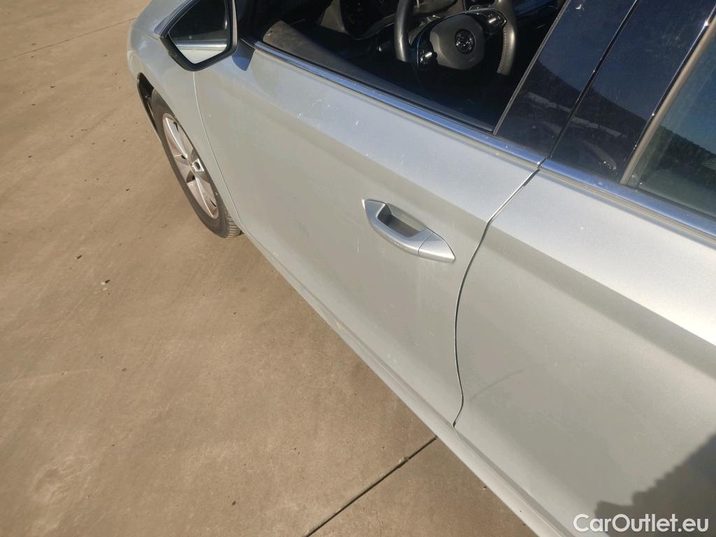  Skoda  Octavia SKODA  / 2020 / 5P / familiar Combi 2.0 TDI 110kW(150CV) DSG Ambition #15