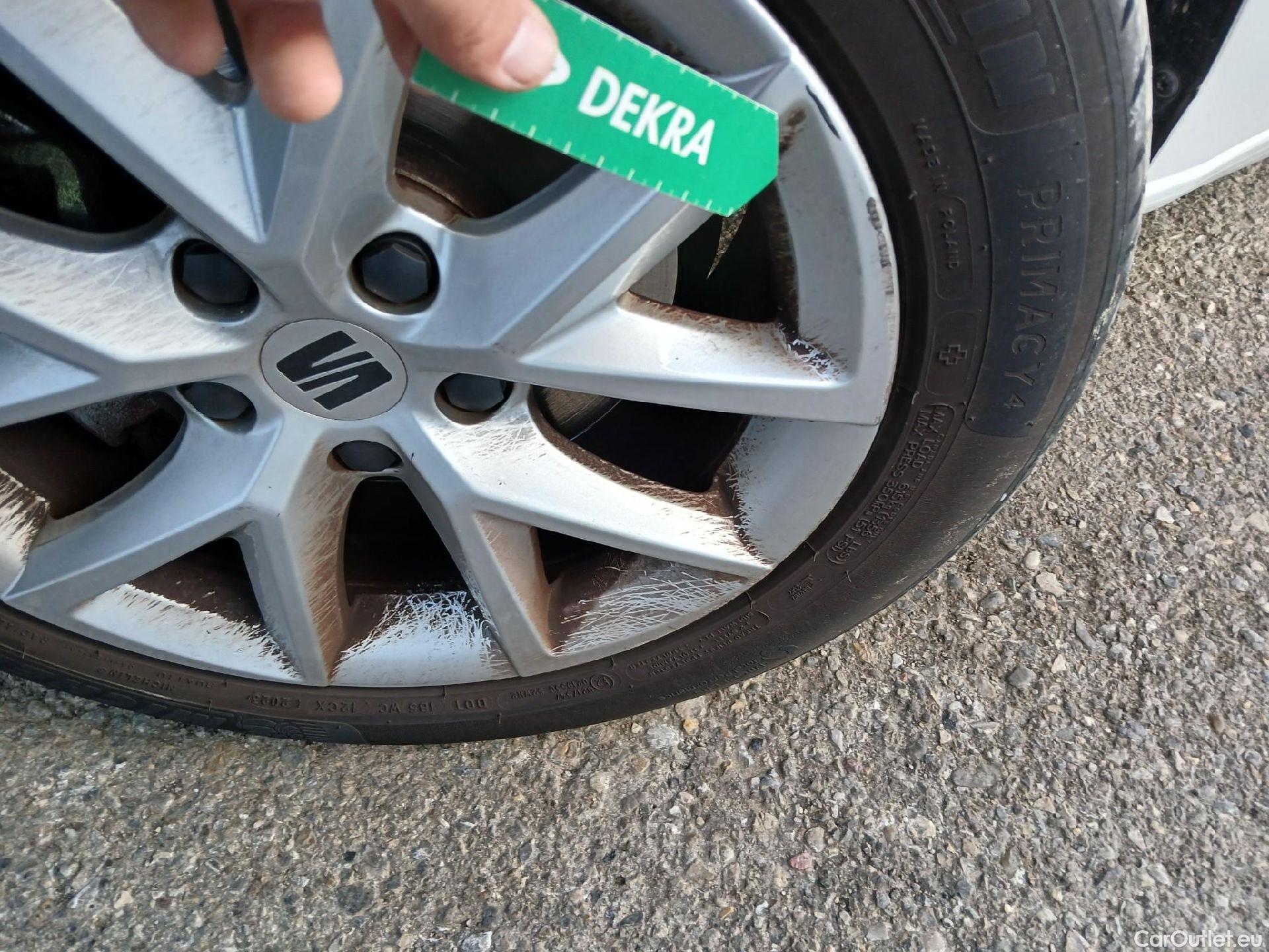  Land Rover  Discovery SEAT Nuevo León / 2020 / 5P / berlina con portón 2.0 TDI 85kW S&S Style Go (AC3) #14