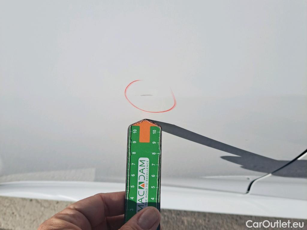  Toyota  Yaris TOYOTA  / 2020 / 5P / berlina con portón 1.5 120H Business Plus #25