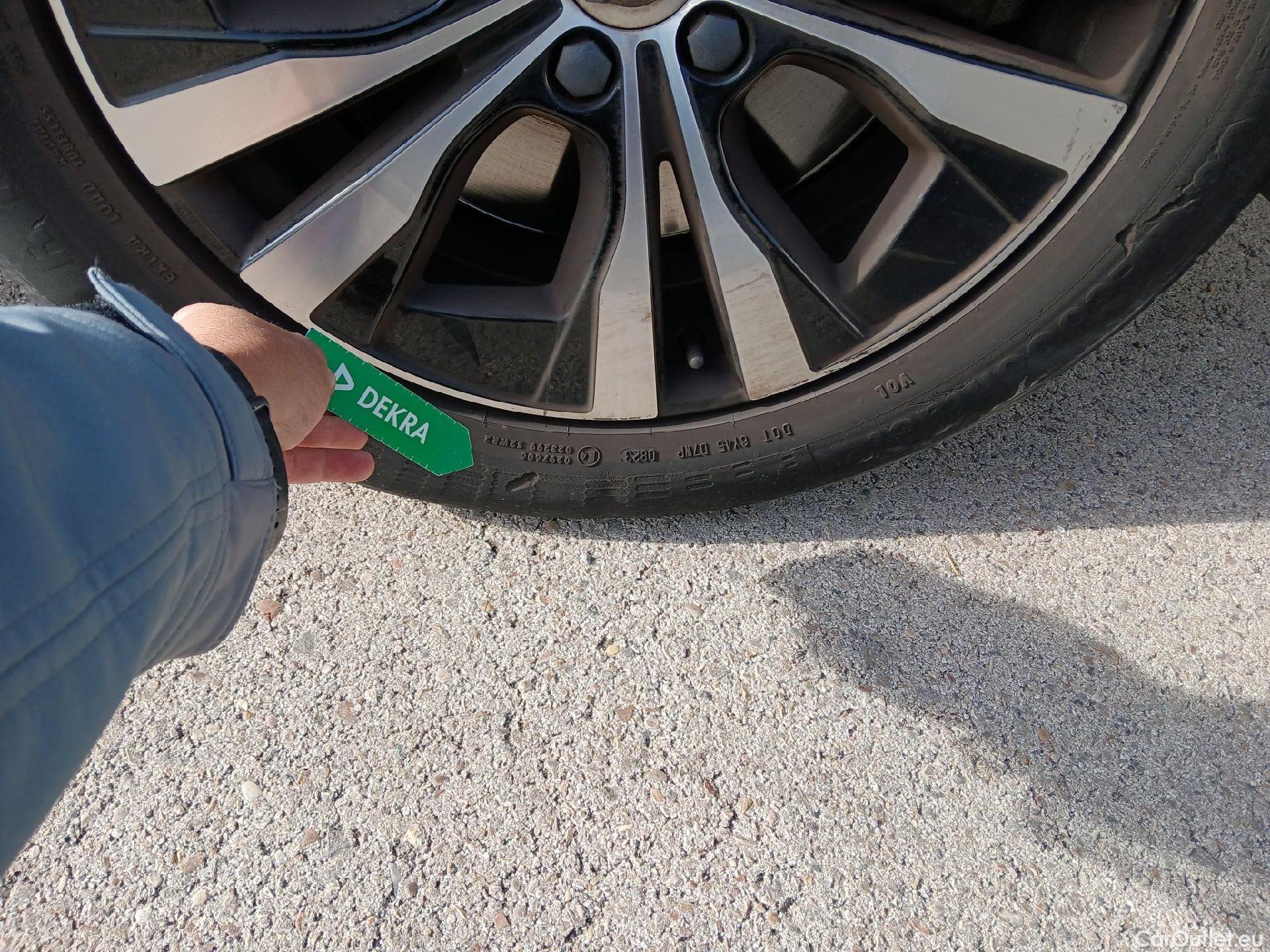  Volvo  XC60 VOLVO  / 2017 / 5P / todoterreno 2.0 B4 D Momentum Pro Auto #12