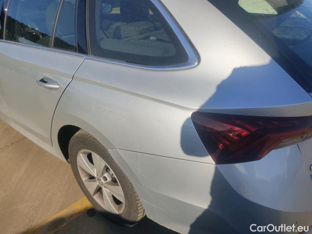  Skoda  Octavia SKODA  / 2020 / 5P / familiar Combi 2.0 TDI 110kW(150CV) DSG Ambition #29