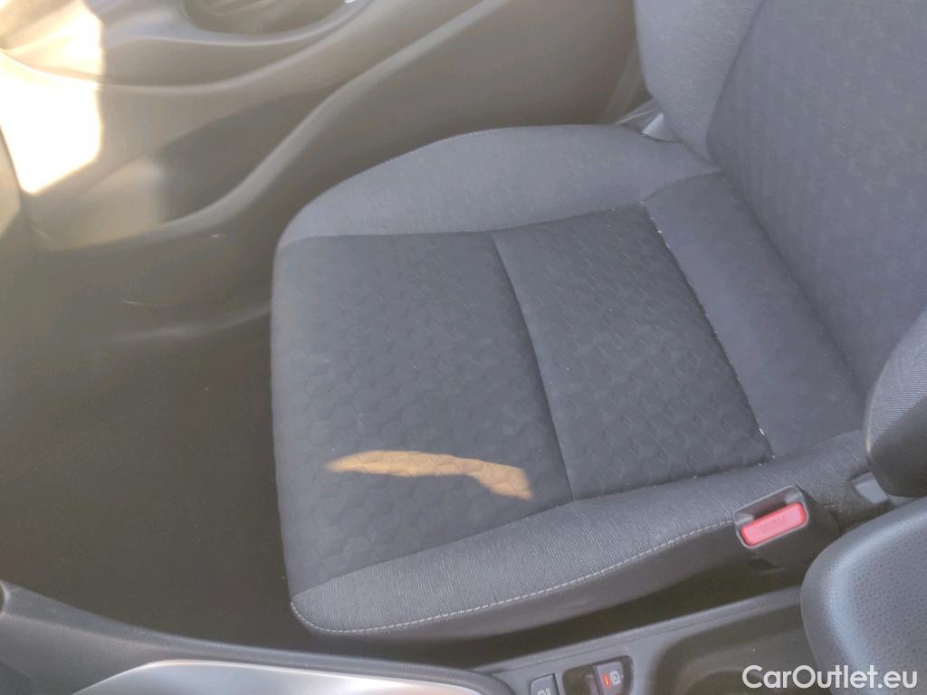  Toyota  Yaris TOYOTA  / 2020 / 5P / berlina con portón 1.5 120H Business Plus #10