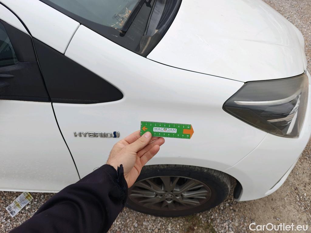  Toyota  Yaris TOYOTA  / 2017 / 5P / berlina con portón 1.5 100H Active Tech #33