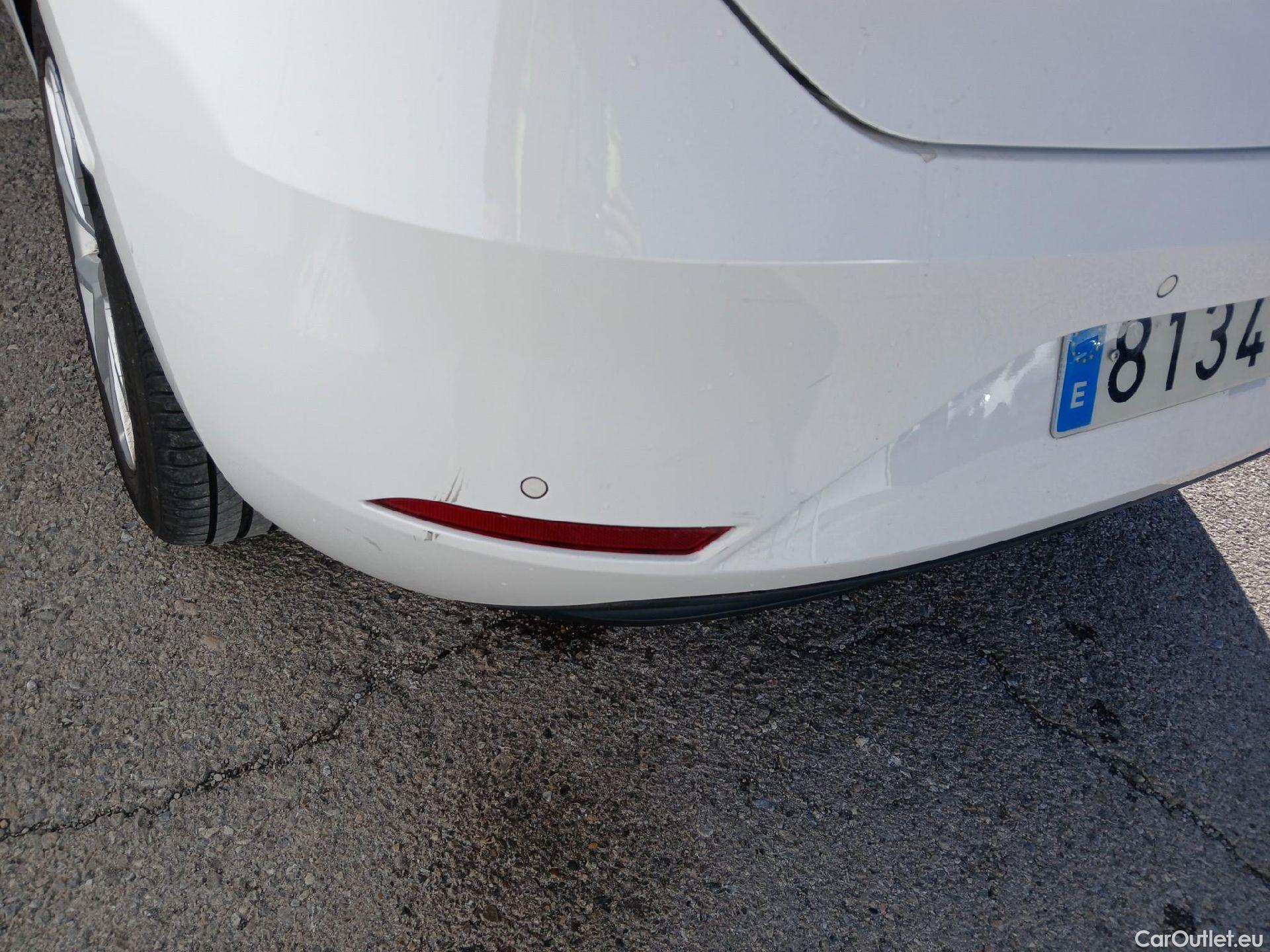  Land Rover  Discovery SEAT Nuevo León / 2020 / 5P / berlina con portón 2.0 TDI 85kW S&S Style Go (AC3) #11