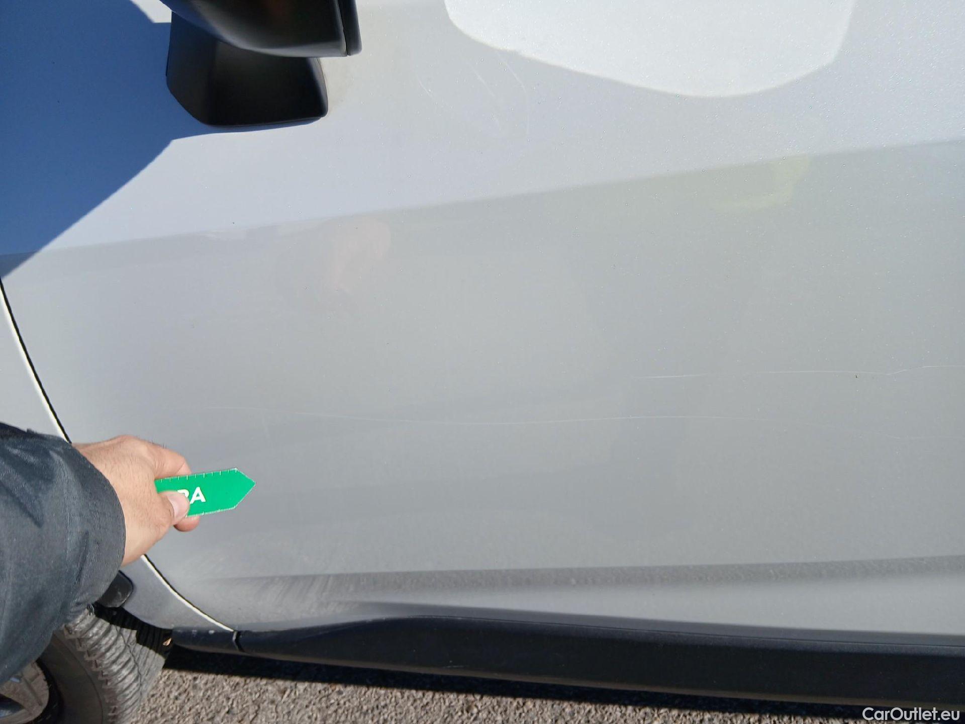  Toyota  RAV4 TOYOTA  / 2018 / 5P / todoterreno 2.5l 220H Advance #6