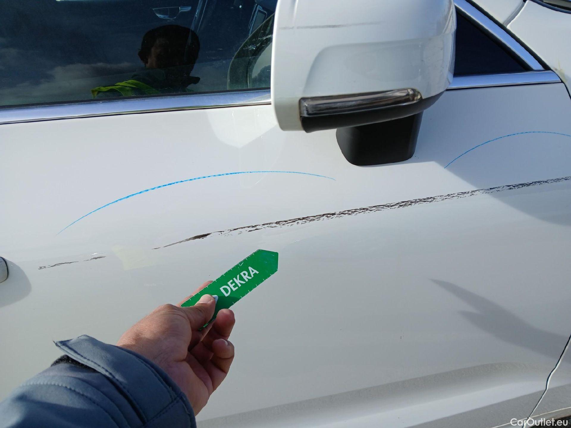  Volvo  XC60 VOLVO  / 2017 / 5P / todoterreno 2.0 B4 D Momentum Pro Auto #34