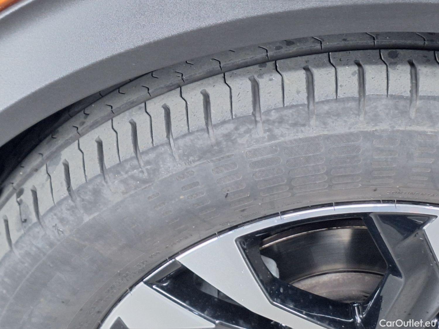  Peugeot  2008 Peugeot,  '19, Peugeot  1.2 Puretech 96kW S&S EAT8 GT Line 5d #26