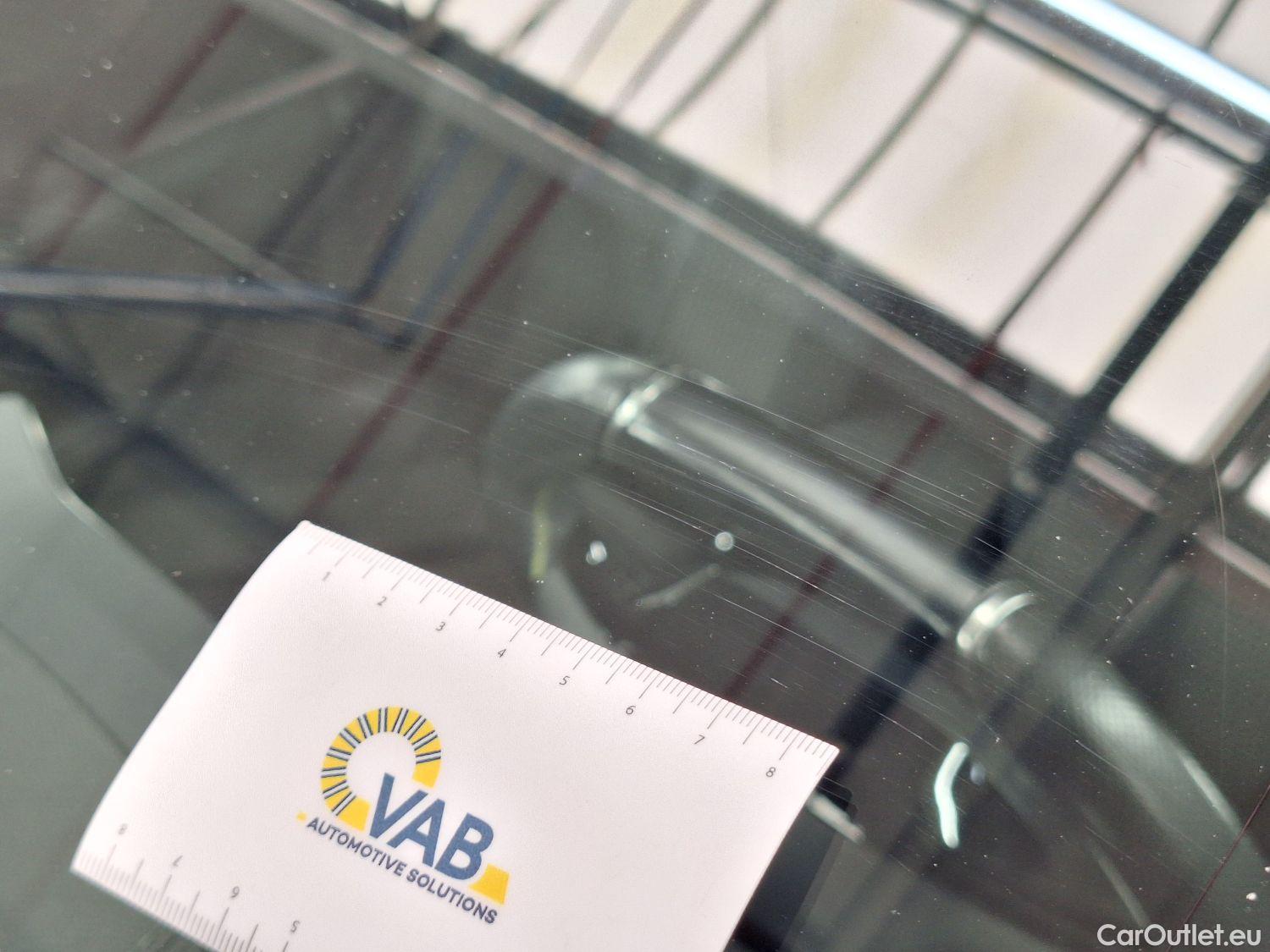  Peugeot  2008 Peugeot,  '19, Peugeot  1.2 Puretech 96kW S&S EAT8 GT Line 5d #24