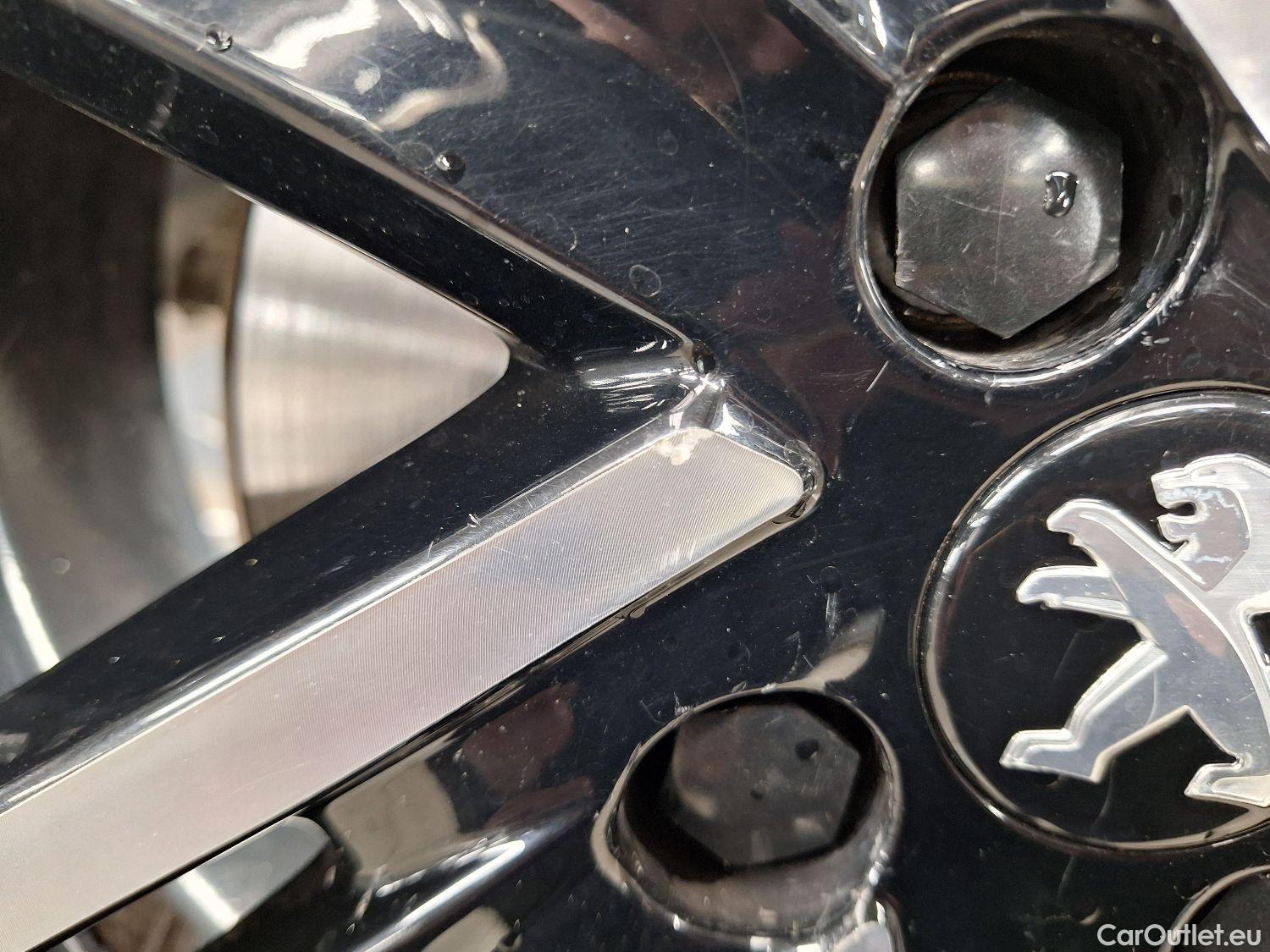  Peugeot  2008 Peugeot,  '19, Peugeot  1.2 Puretech 96kW S&S EAT8 GT Line 5d #3