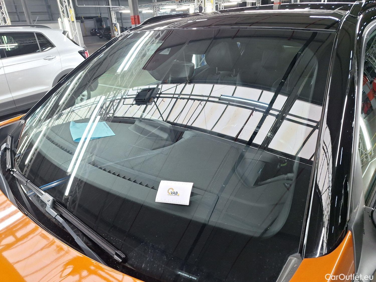  Peugeot  2008 Peugeot,  '19, Peugeot  1.2 Puretech 96kW S&S EAT8 GT Line 5d #22