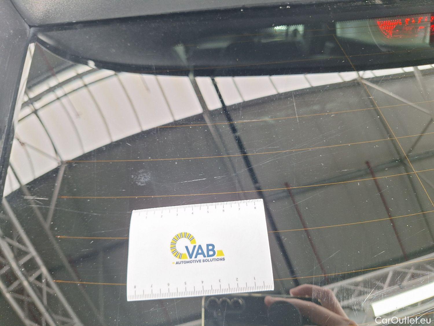  Peugeot  2008 Peugeot,  '19, Peugeot  1.2 Puretech 96kW S&S EAT8 GT Line 5d #15