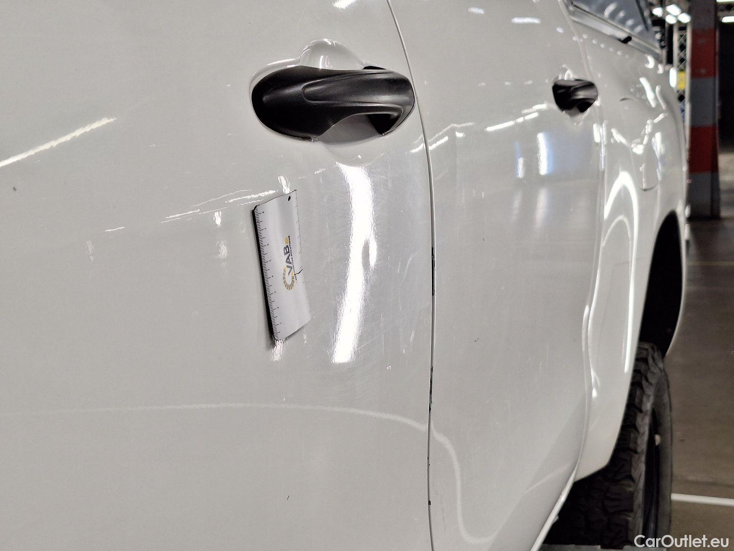  Toyota  Hilux Toyota, _Hi-Lux '16, Toyota  2.4 D-4D Double Cab Active 4d #33