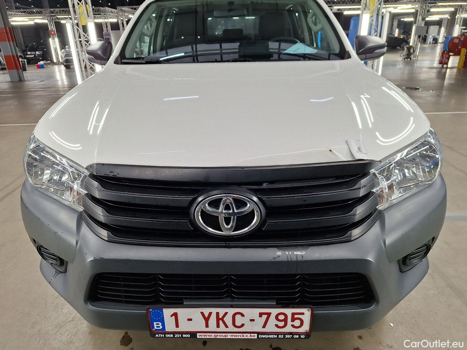  Toyota  Hilux Toyota, _Hi-Lux '16, Toyota  2.4 D-4D Double Cab Active 4d #37
