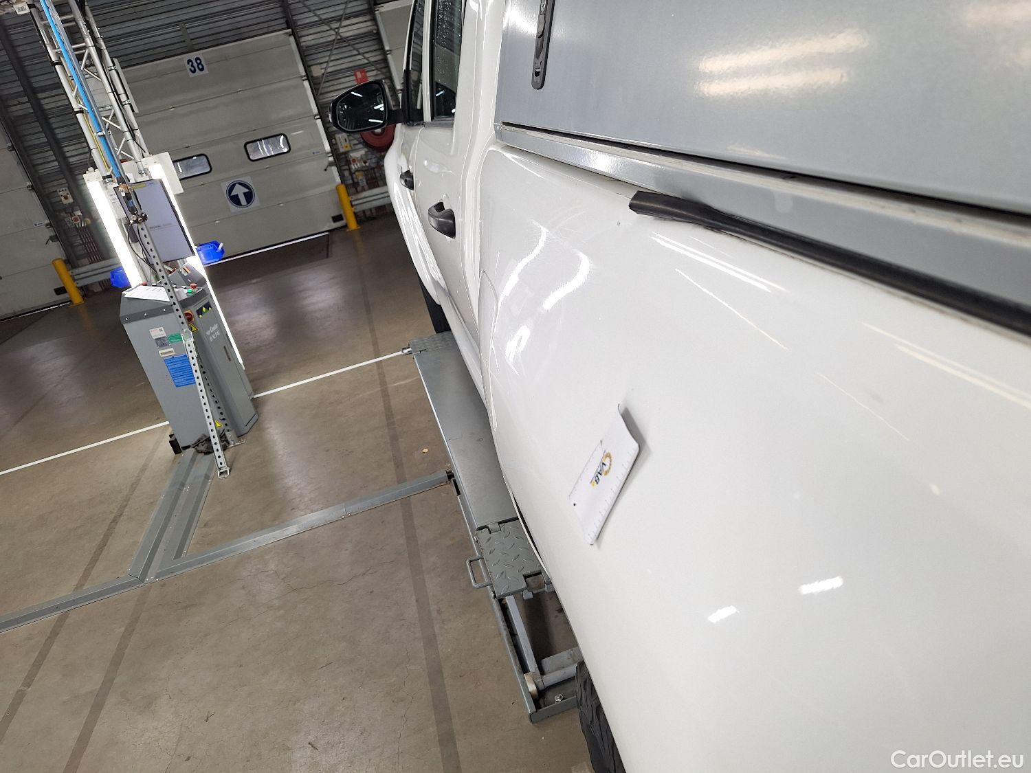  Toyota  Hilux Toyota, _Hi-Lux '16, Toyota  2.4 D-4D Double Cab Active 4d #27