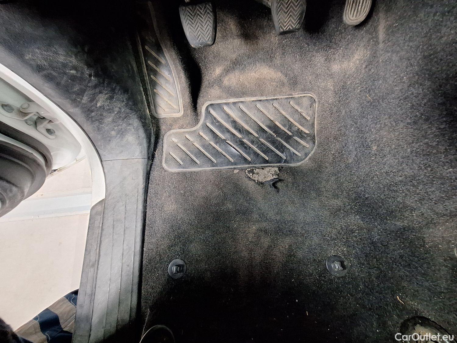  Toyota  Hilux Toyota, _Hi-Lux '16, Toyota  2.4 D-4D Double Cab Active 4d #1