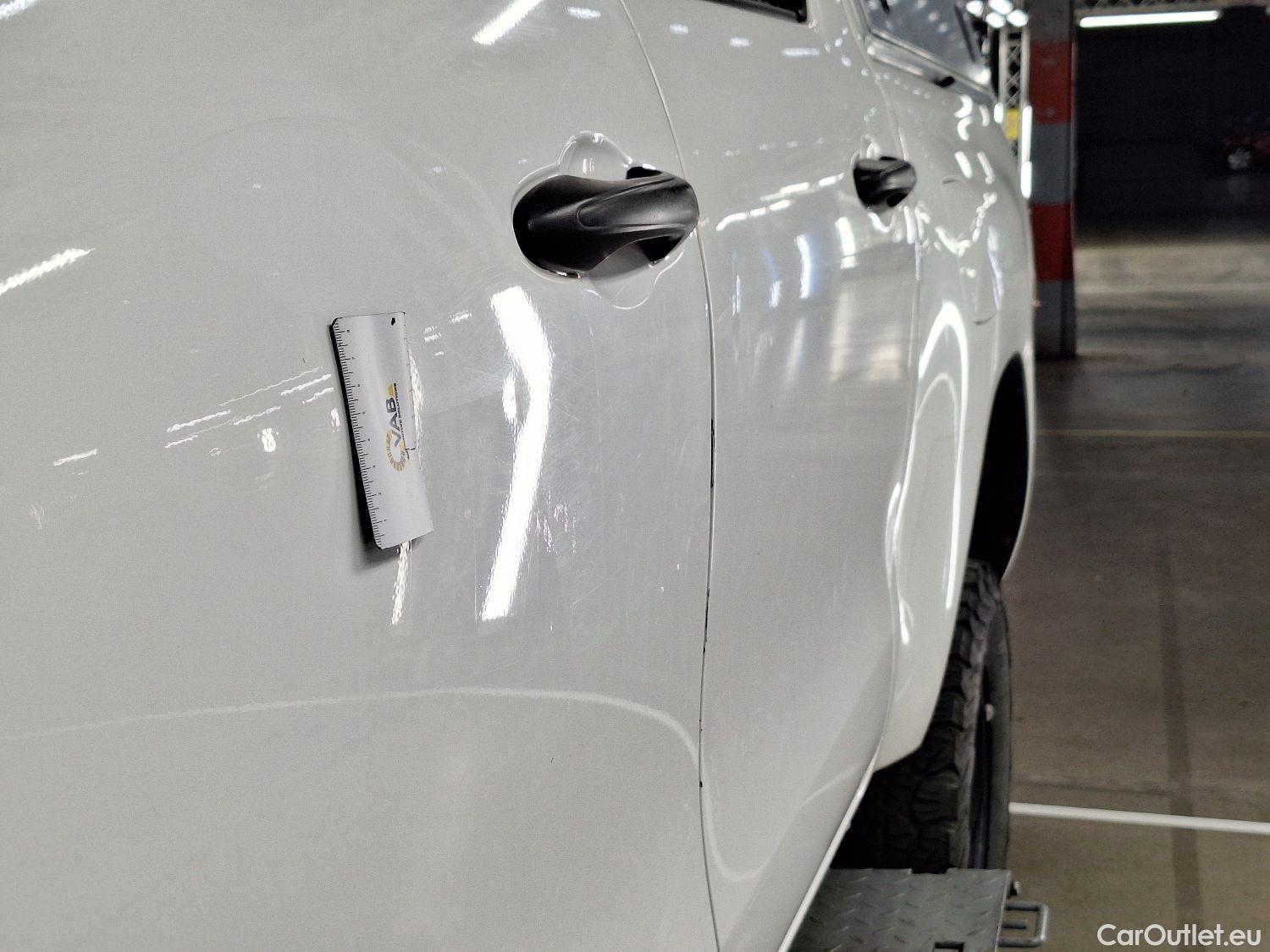  Toyota  Hilux Toyota, _Hi-Lux '16, Toyota  2.4 D-4D Double Cab Active 4d #32