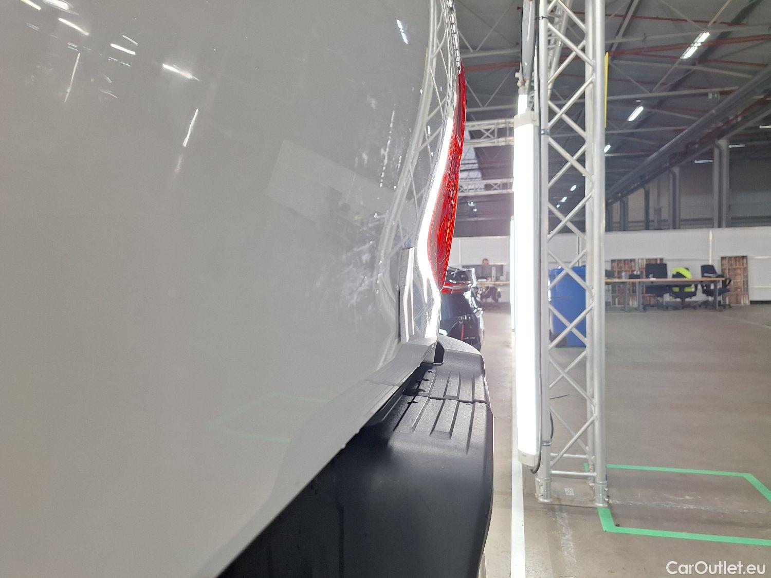  Toyota  Hilux Toyota, _Hi-Lux '16, Toyota  2.4 D-4D Double Cab Active 4d #23