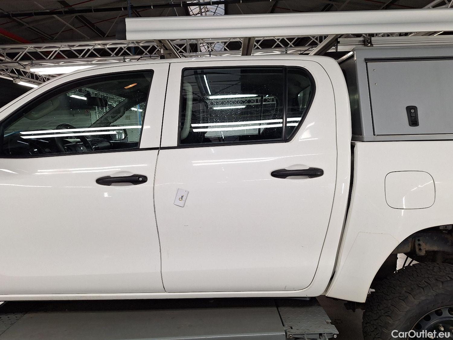  Toyota  Hilux Toyota, _Hi-Lux '16, Toyota  2.4 D-4D Double Cab Active 4d #29