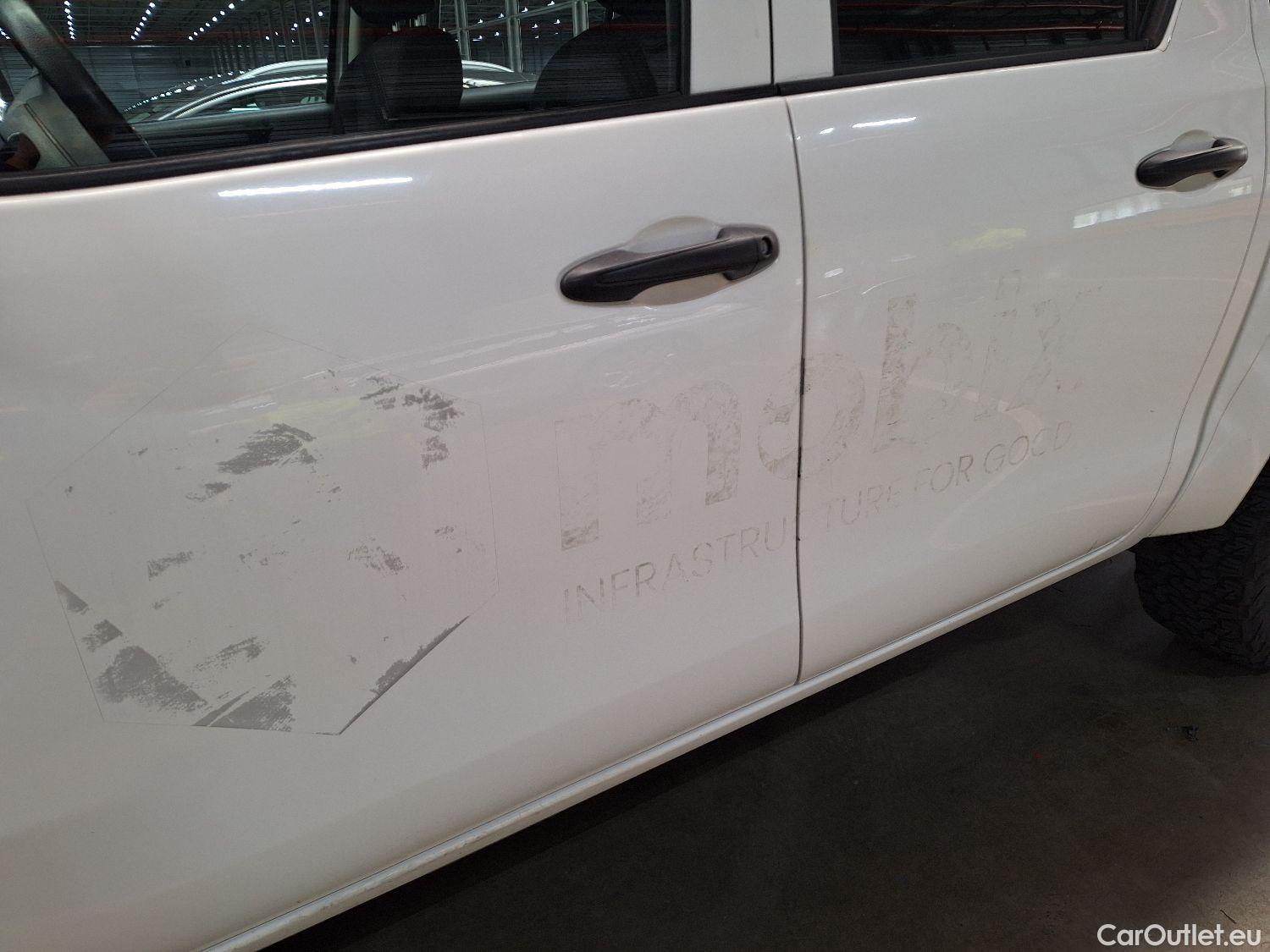  Toyota  Hilux Toyota, _Hi-Lux '16, Toyota  2.4 D-4D Double Cab Active 4d #42