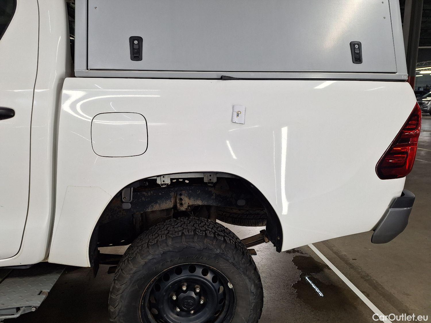  Toyota  Hilux Toyota, _Hi-Lux '16, Toyota  2.4 D-4D Double Cab Active 4d #25