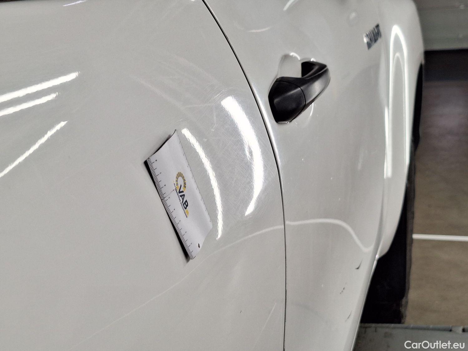  Toyota  Hilux Toyota, _Hi-Lux '16, Toyota  2.4 D-4D Double Cab Active 4d #15