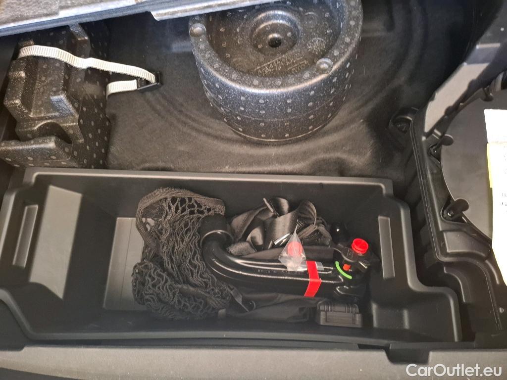  Audi  Q8  e-tron 55 quattro Avus 114kWh BVA #16