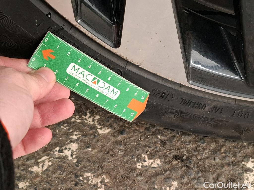  Audi  Q8  e-tron 55 quattro Avus 114kWh BVA #8