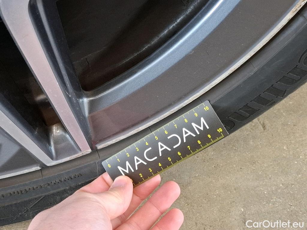  Mercedes  G-Klasee MERCEDES-BENZ GLC Coupe / 2019 / 5P / Coupé 2.0 GLC 300 DE BUSINESS LINE 4MATIC #7