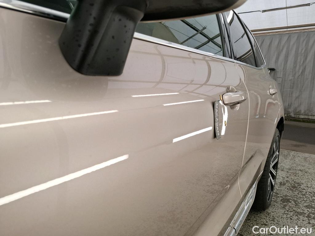  Volvo  XC60 VOLVO  / 2021 / 5P / SUV Rchrge T8 455 GT 8 Ultimate Style Chrome #2