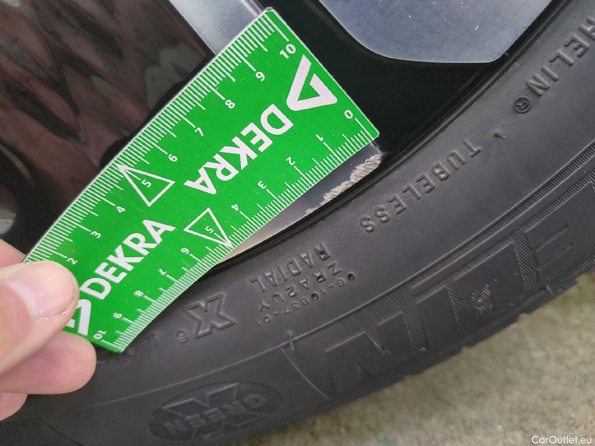  KIA  XCeed KIA  / 2019 / 5P / Crossover 1.6 GDI ISG ISG PHEV ACTIVE BUS DCT6 #2