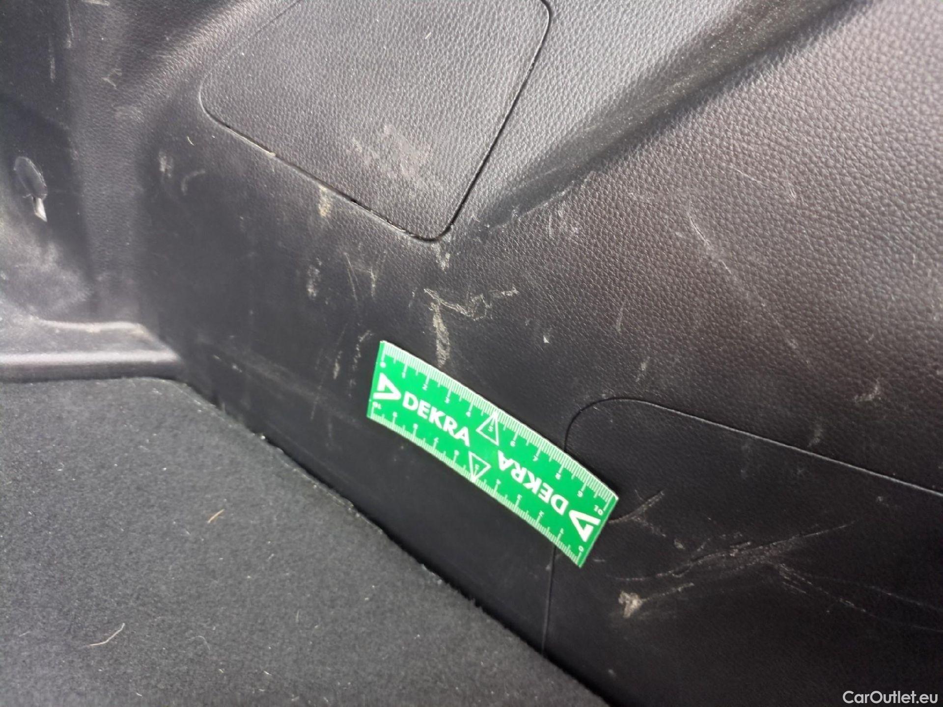  Toyota  Yaris Cross TOYOTA  Hybride / 2021 / 5P / SUV 1.5 HYBRID 116H DYNAMIC AUTO #9