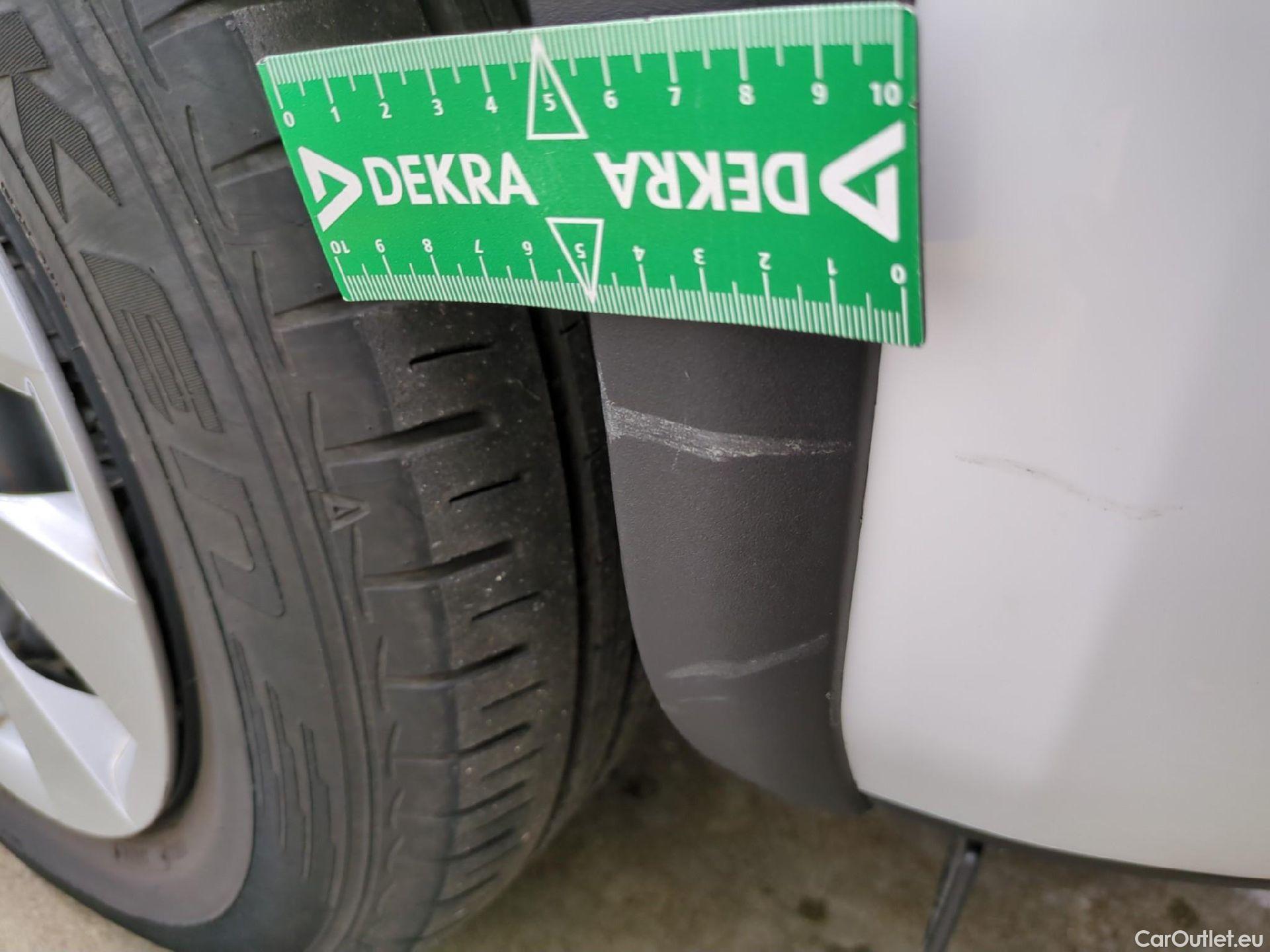  Toyota  Yaris Cross TOYOTA  Hybride / 2021 / 5P / SUV 1.5 HYBRID 116H DYNAMIC AUTO #27