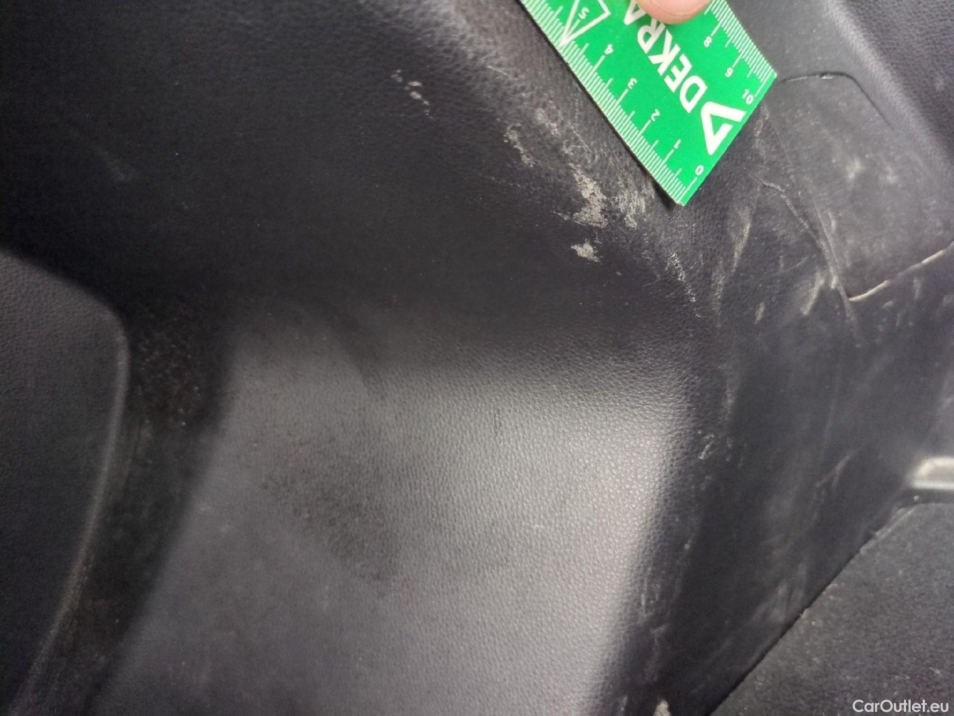  Toyota  Yaris Cross TOYOTA  Hybride / 2021 / 5P / SUV 1.5 HYBRID 116H DYNAMIC AUTO #10