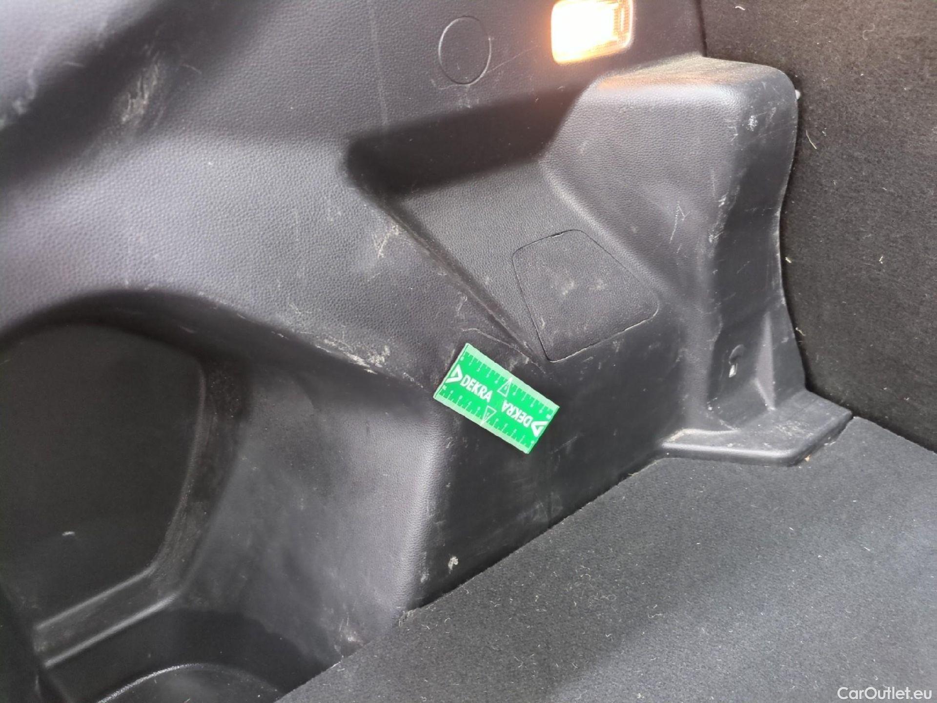  Toyota  Yaris Cross TOYOTA  Hybride / 2021 / 5P / SUV 1.5 HYBRID 116H DYNAMIC AUTO #11