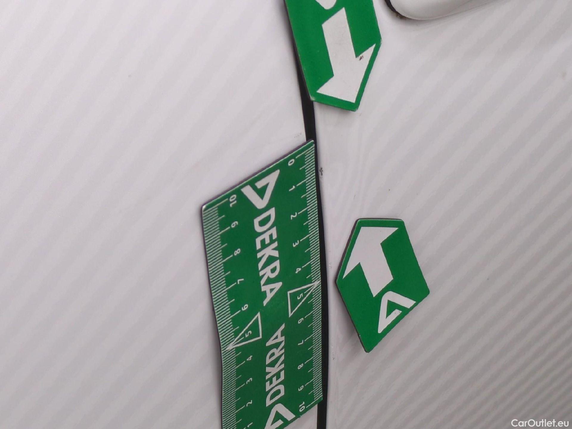  Toyota  Yaris Cross TOYOTA  Hybride / 2021 / 5P / SUV 1.5 HYBRID 116H DYNAMIC AUTO #26