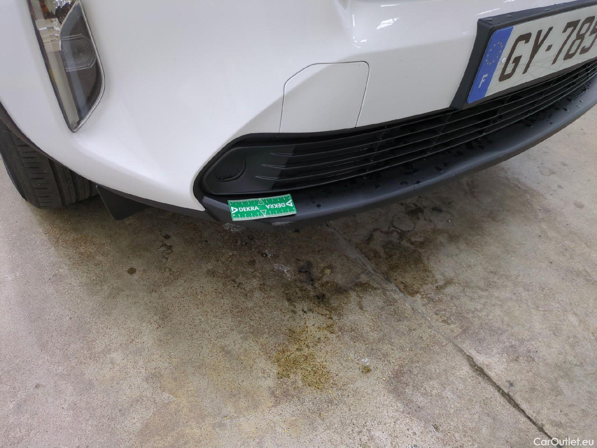  Toyota  Yaris Cross TOYOTA  Hybride / 2021 / 5P / SUV 1.5 HYBRID 116H DYNAMIC AUTO #29