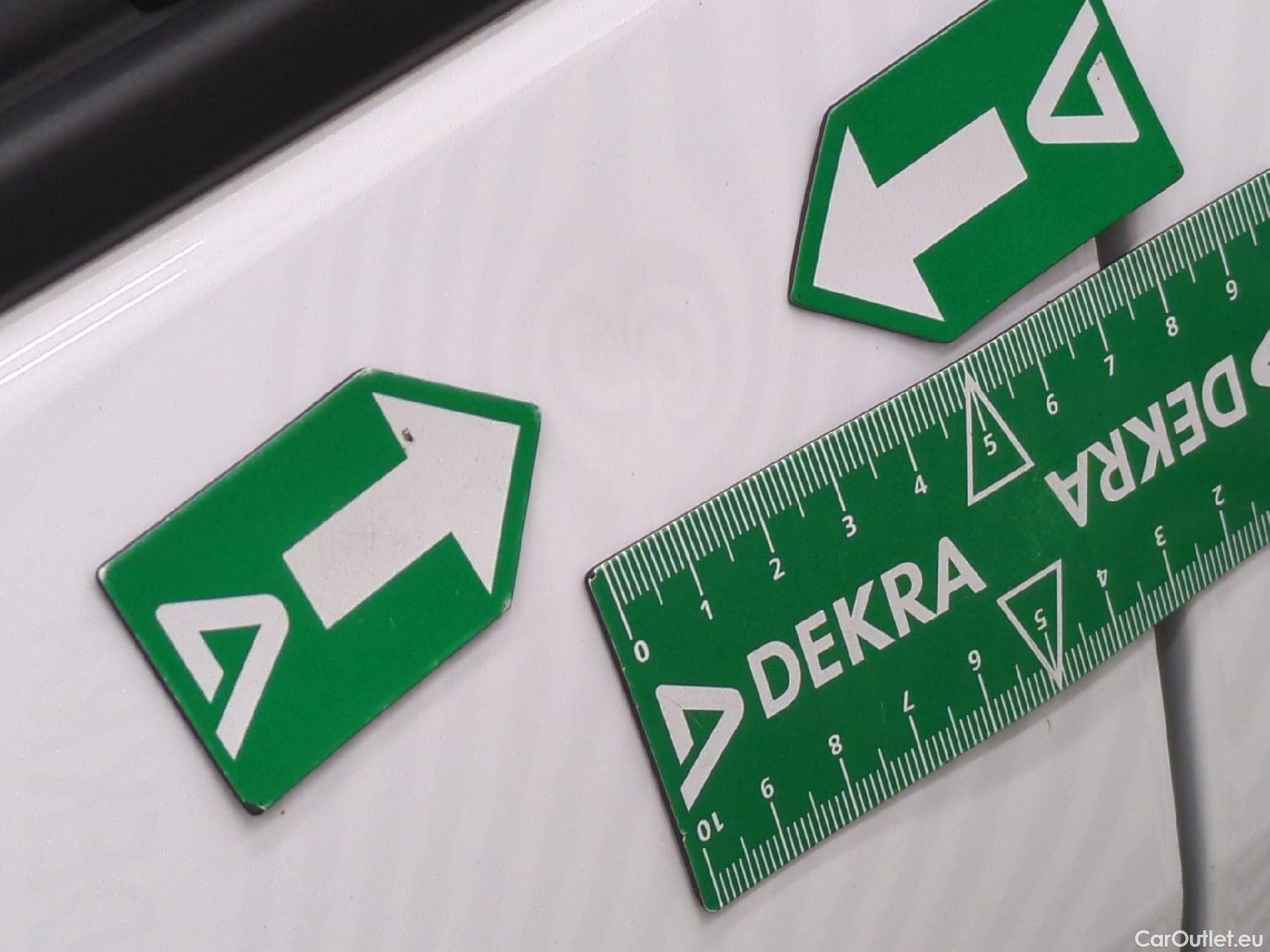  Toyota  Yaris Cross TOYOTA  Hybride / 2021 / 5P / SUV 1.5 HYBRID 116H DYNAMIC AUTO #32