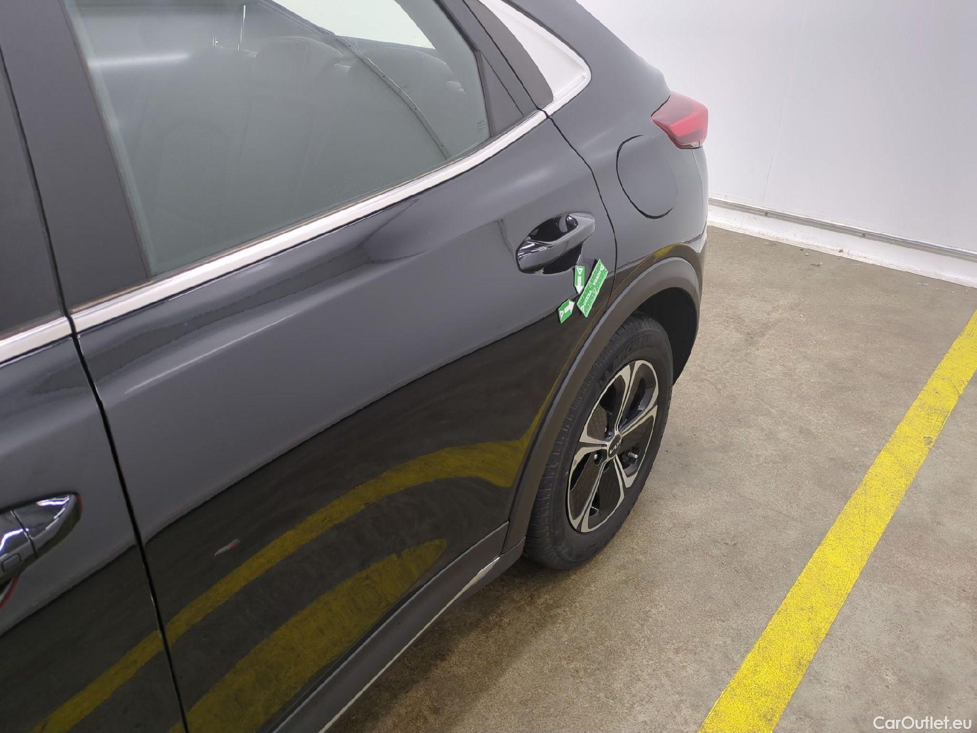  KIA  XCeed KIA  / 2019 / 5P / Crossover 1.6 GDI ISG ISG PHEV ACTIVE BUS DCT6 #9