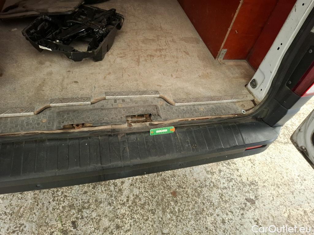  Renault  Trafic RENAULT  / 2019 / 4P / Fourgon tole CA GCF L2H1 1200 dCi 95 #17