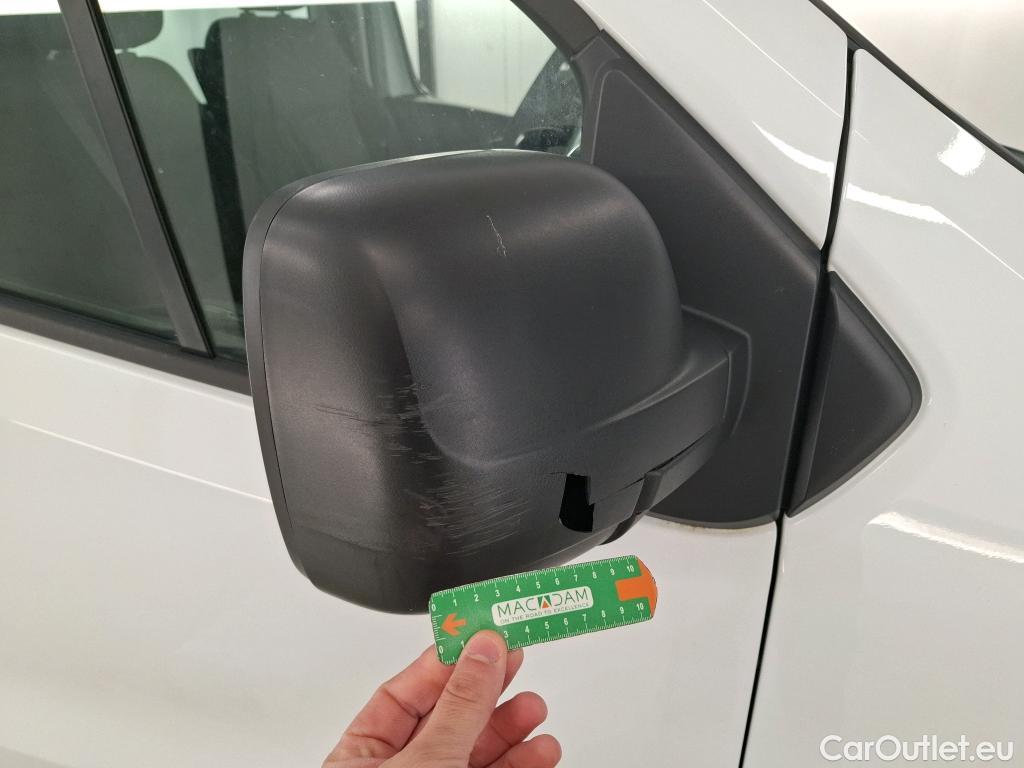  Renault  Trafic RENAULT  / 2019 / 4P / Fourgon tole CA GCF L2H1 1200 dCi 95 #27