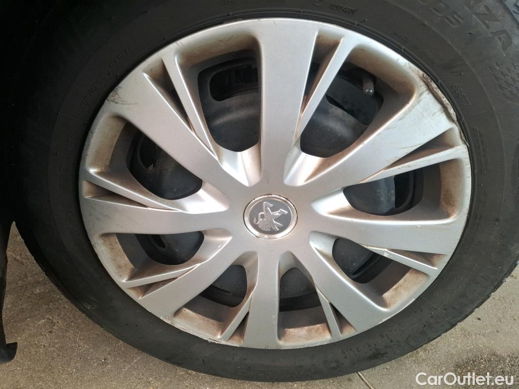  Peugeot  208  Active 1.2 PureTech 70CV BVM5 E6dT #40