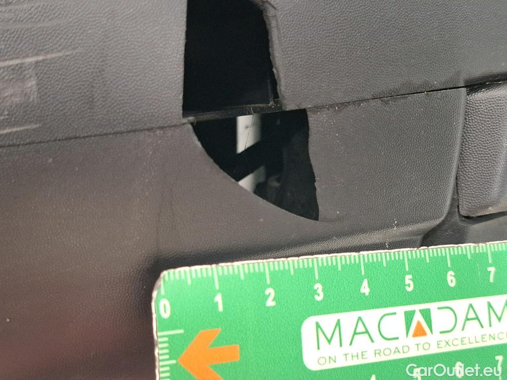  Renault  Trafic RENAULT  / 2019 / 4P / Fourgon tole CA GCF L2H1 1200 dCi 95 #26