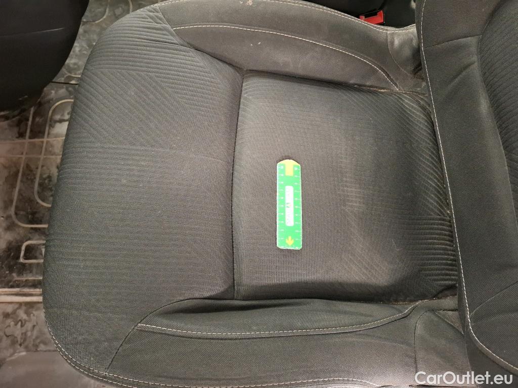  Renault  Trafic RENAULT  / 2019 / 4P / Fourgon tole CA GCF L2H1 1200 dCi 95 #30