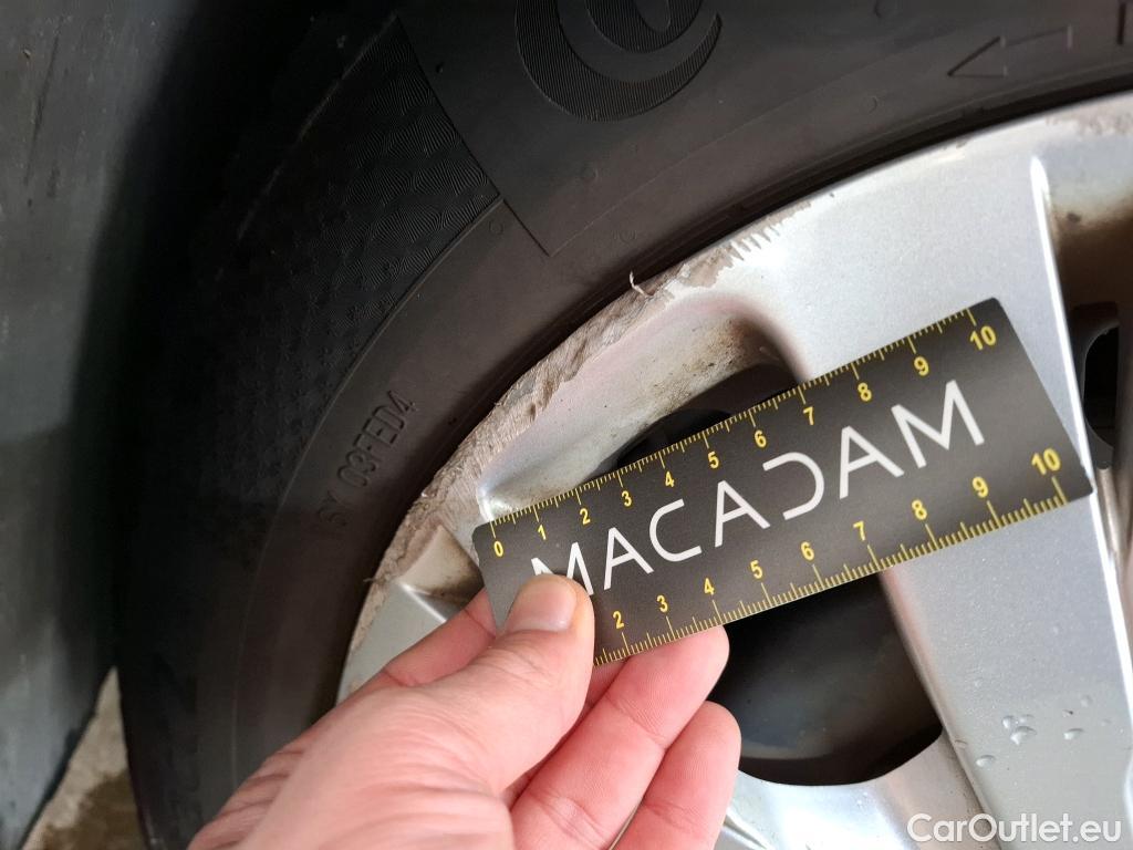  Peugeot  208  Affaire Premium 1.5 HDi 100CV BVM5 E6dT #47