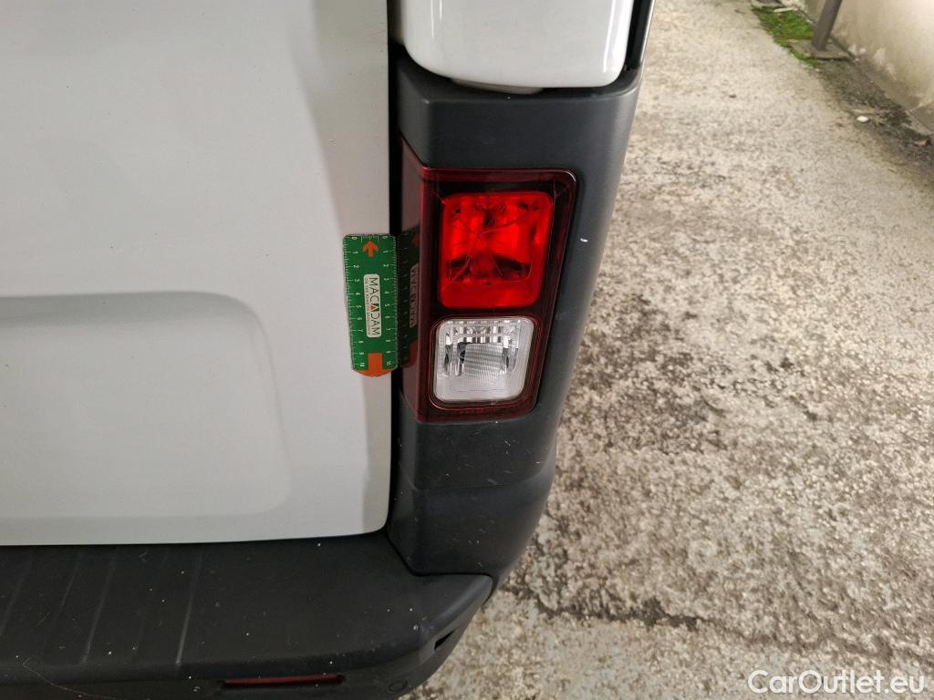  Renault  Trafic RENAULT  / 2019 / 4P / Fourgon tole CA GCF L2H1 1200 dCi 95 #15