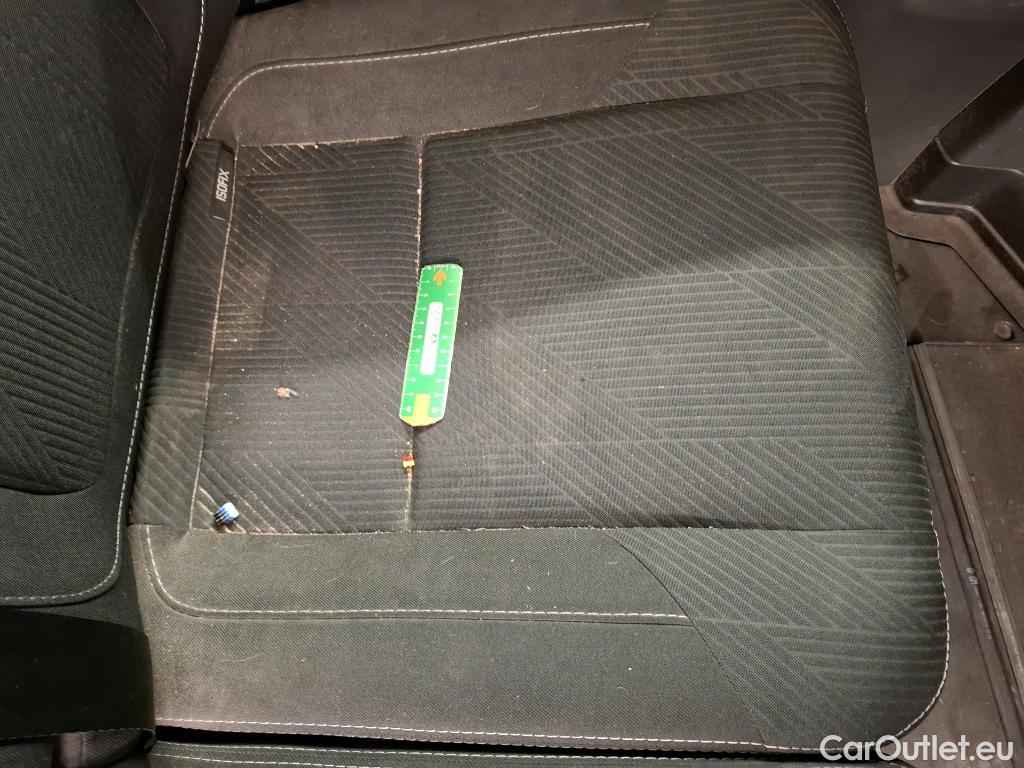  Renault  Trafic RENAULT  / 2019 / 4P / Fourgon tole CA GCF L2H1 1200 dCi 95 #32