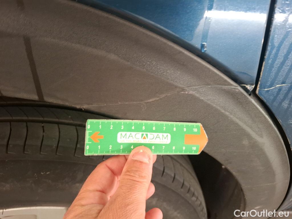  Peugeot  5008  Active Business 1.5 HDi 130CV BVA8 E6d #40