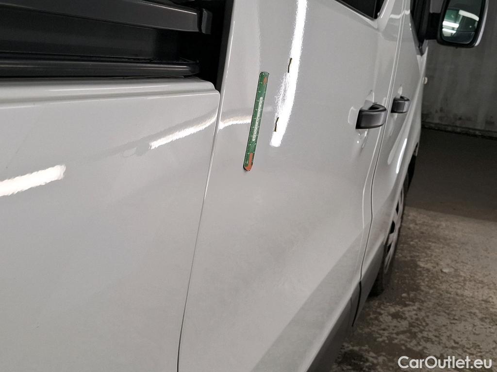  Renault  Trafic RENAULT  / 2019 / 4P / Fourgon tole CA GCF L2H1 1200 dCi 95 #24